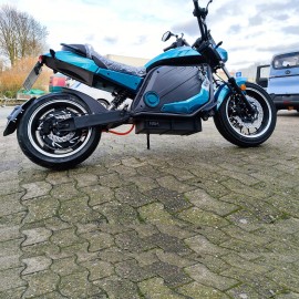 Madat HL 6.0 Pro E Roller E Scooter Elektroroller E Chopper 17/13 Zoll 110 km/h 100Ah Akku 240 km