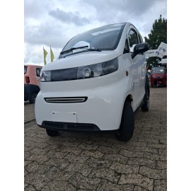 Madat A01 – Elektro-Microauto Weiß mit 80 Ah Lithium-Eisenphosphat-Akku (LiFePO₄), 45 km/h oder 25 km/h