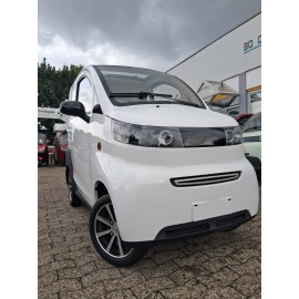 Madat A01 – Elektro-Microauto Weiß mit 80 Ah Lithium-Eisenphosphat-Akku (LiFePO₄), 45 km/h oder 25 km/h