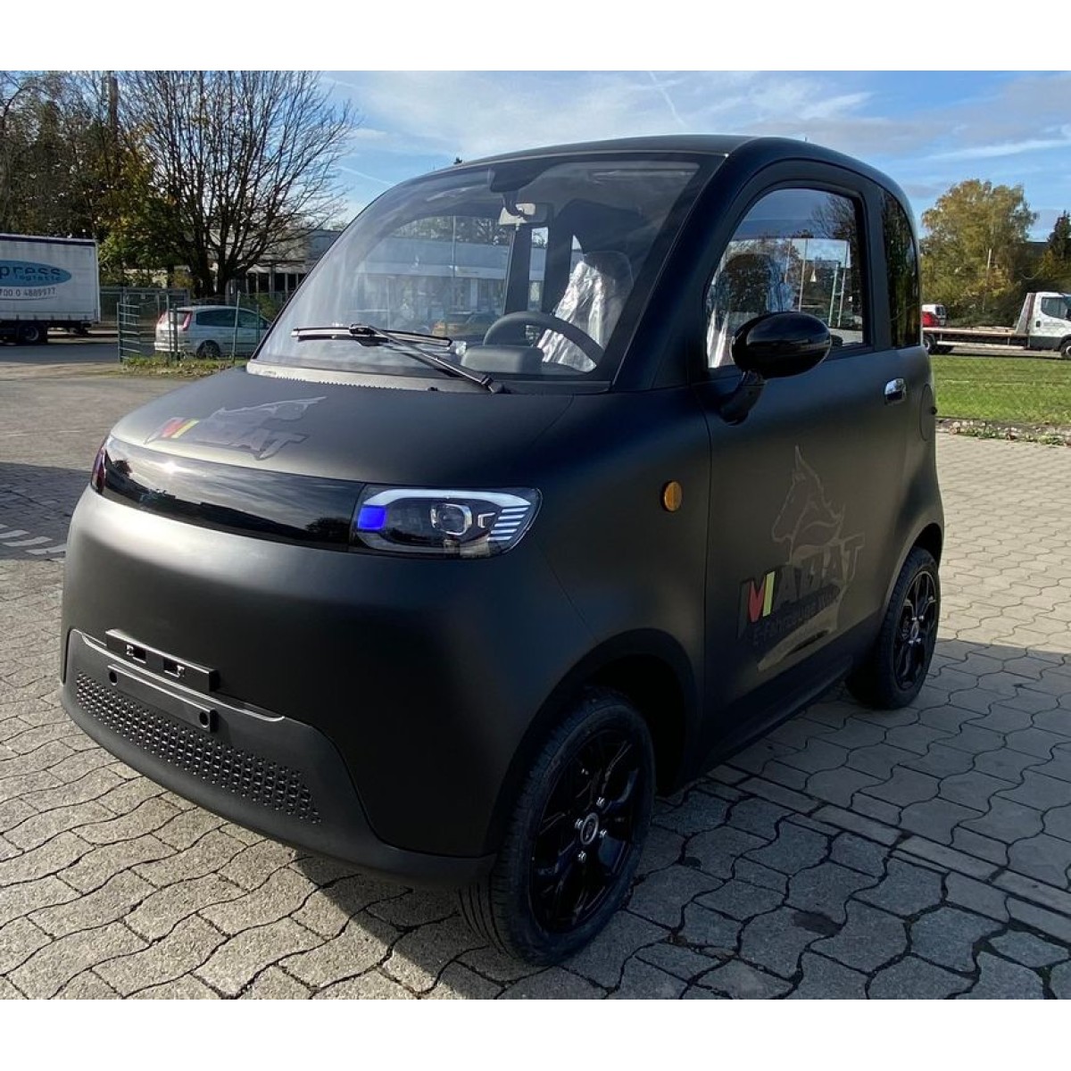 Madat A05 – Matt-Schwarzer E-Kabinenroller mit 100 Ah Lithium-Eisenphosphat-Akku (LiFePO₄), 45 km/h