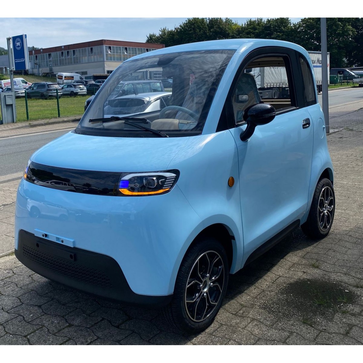 Madat A05 – Blauer E-Kabinenroller mit 100 Ah Lithium-Eisenphosphat-Akku (LiFePO₄), 45 km/h