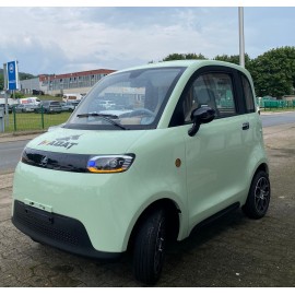 Madat A05 – Grüner E-Kabinenroller mit 100 Ah Lithium-Eisenphosphat-Akku (LiFePO₄), 45 km/h