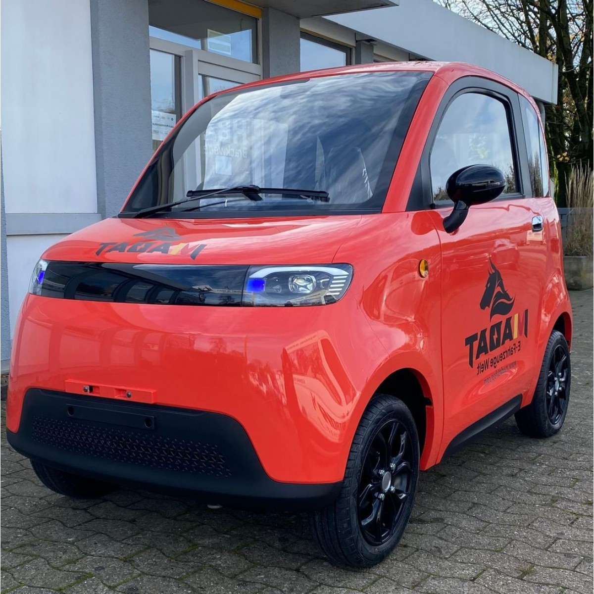 Madat A05 – E-Kabinenroller Rot mit 100 Ah Lithium-Eisenphosphat-Akku (LiFePO₄), 25 km/h