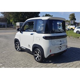 Madat B05 – Elektro-Microauto Weiß mit Lithium-Eisenphosphat-Akku (LiFePO₄), 45 km/h