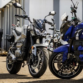 DAYI E-Odin 2.0 E Roller E Scooter E Motorrad 17 Zoll 125-130 km/h 120 Ah Akku 150-250 km (ohne Topcase und Seitenkoffer)