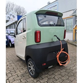 Madat A03 – Elektrischer Dreirad-Kabinenroller in Beige Hellgrün mit Lithium-Eisenphosphat-Akku (LiFePO₄), 45 km/h (optional 25 km/h)