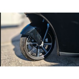 Madat A03 – Elektrischer Dreirad-Kabinenroller in Schwarz Rot, 45 km/h (optional 25 km/h), mit Lithium-Eisenphosphat-Akku (LiFePO₄)