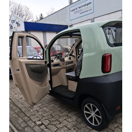 Madat A03 – Elektrischer Dreirad-Kabinenroller in Beige Hellgrün mit Lithium-Eisenphosphat-Akku (LiFePO₄), 45 km/h (optional 25 km/h)